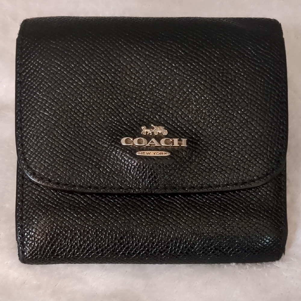 💲PRICE DROP💲 COACH BLACK PEBBLE LEATHER WALLET 🖤